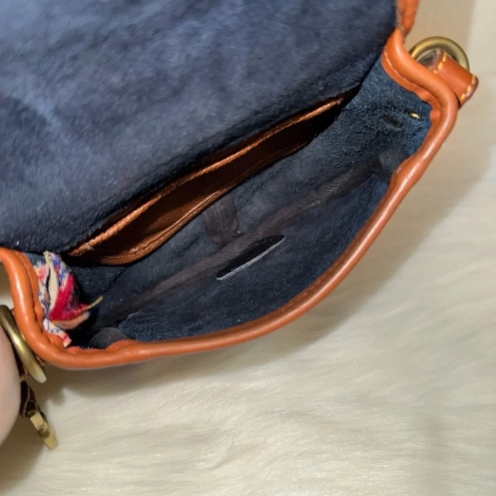 Dooney & Bourke Vintage Duck Bag - Picture 9 of 12
